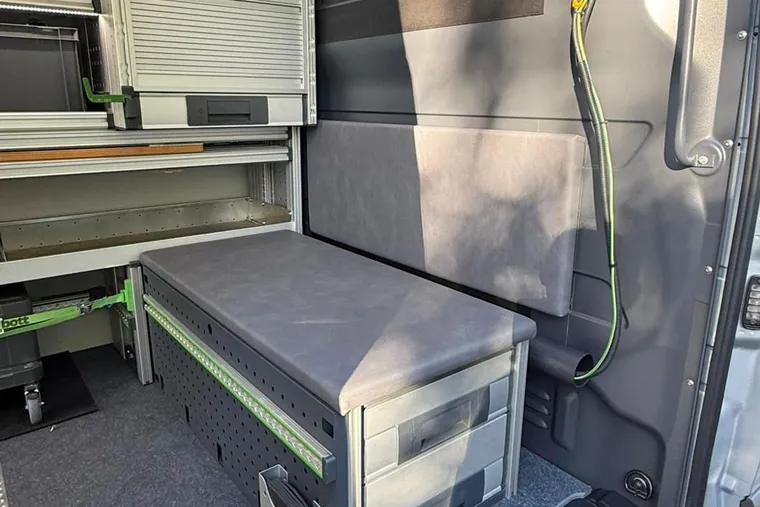 Vorführfahrzeug Mercedes-Benz Sprinter L2 H2 mit bott vario3 Einrichtung